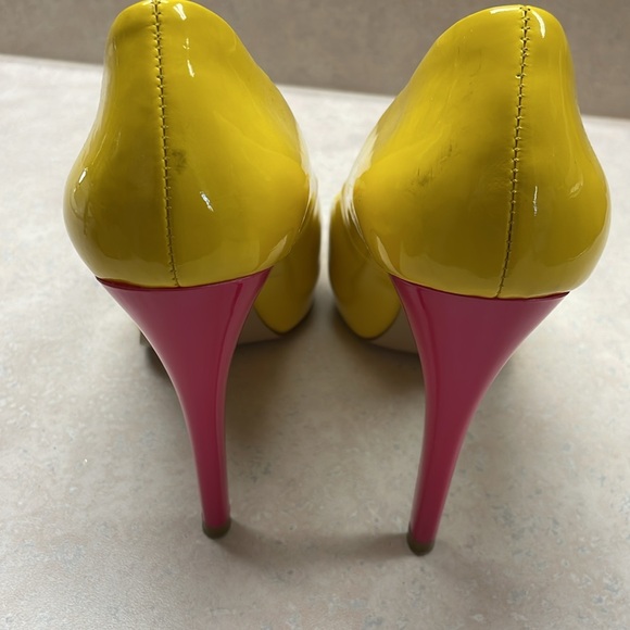 Guess Heels - Picture 10 of 10